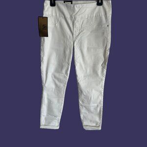 NWT Rock & Republic Antidote Women’s Fever Crop Jeans- White Denim